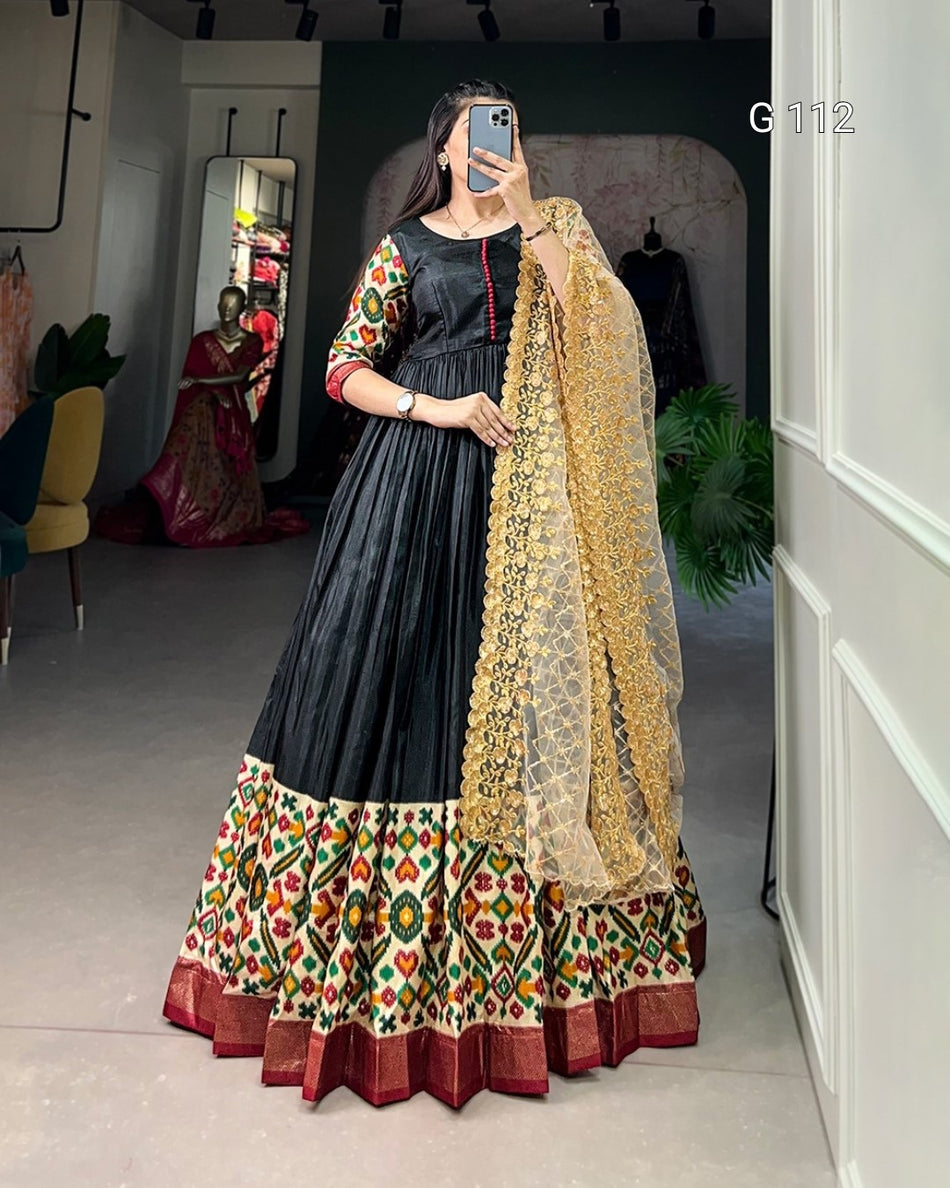 Dola Silk Gown with Printed Design & Foil Work – G 112 Black