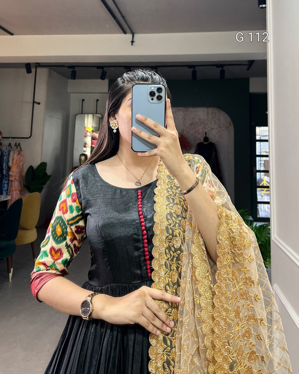 Dola Silk Gown with Printed Design & Foil Work – G 112 Black